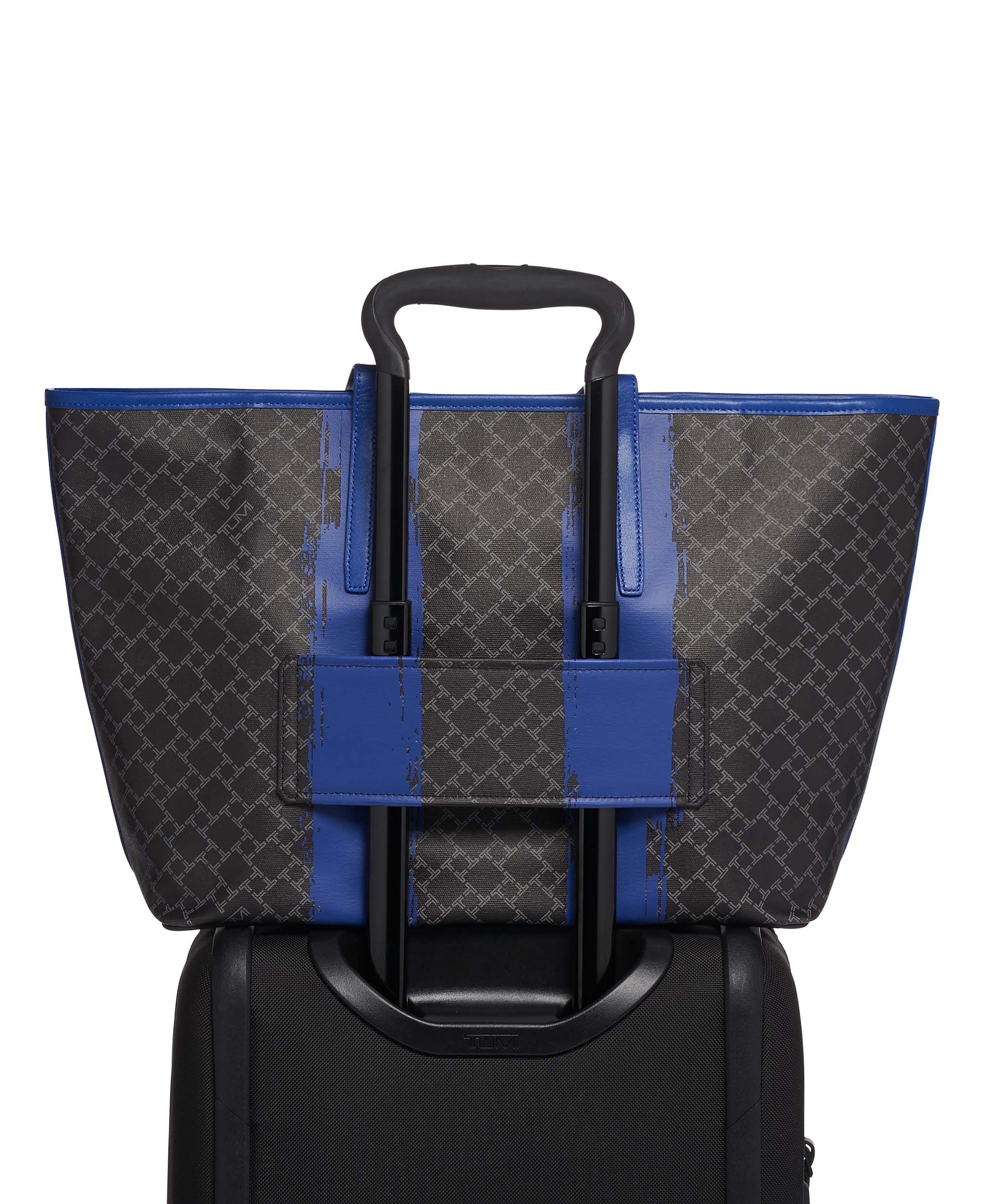 tumi totes