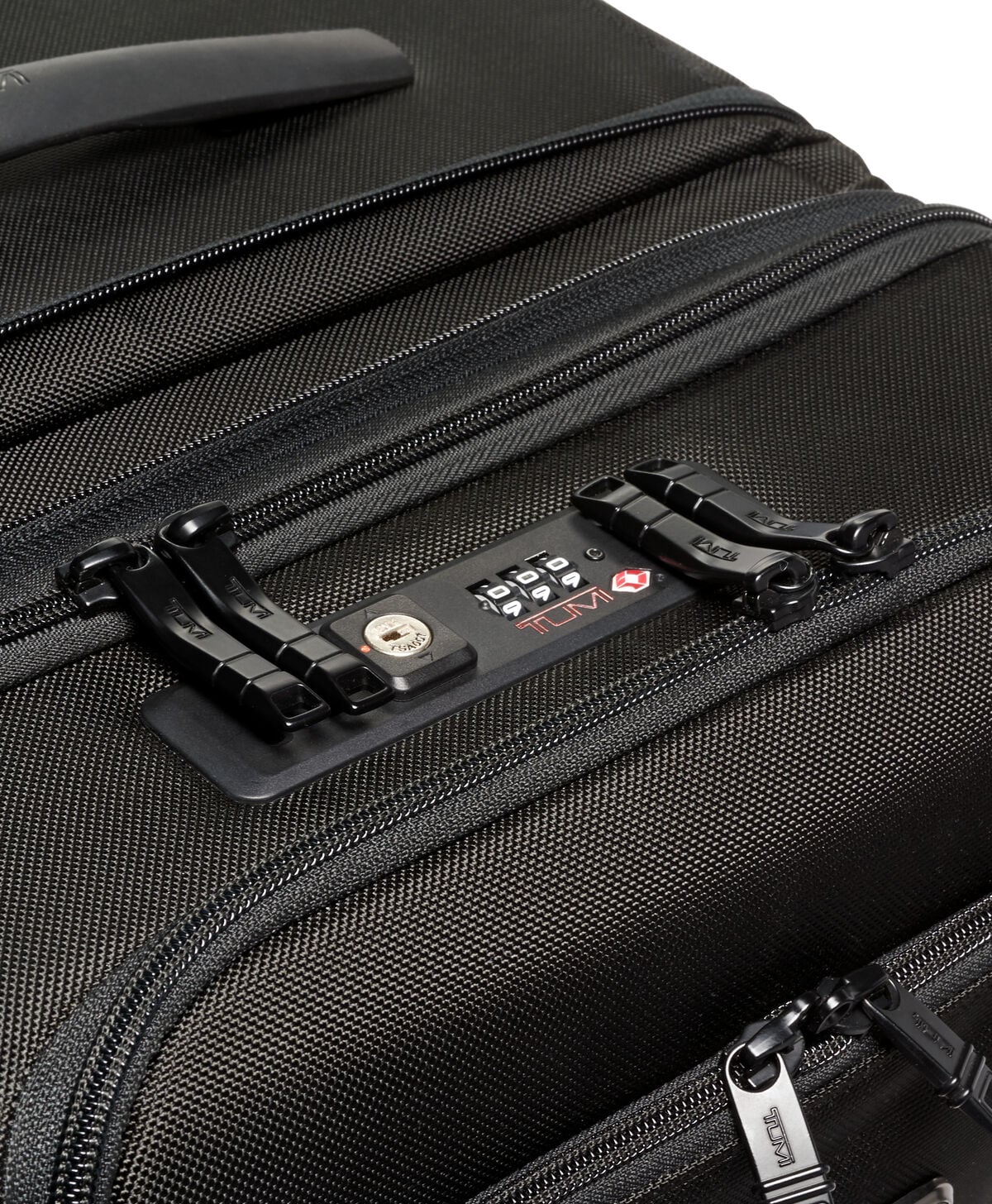 Alpha X-Large Dual Access Expandable Trunk